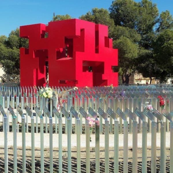 Cartel de Fusilados en las tapias del cementerio, visita guiada con Gozarte