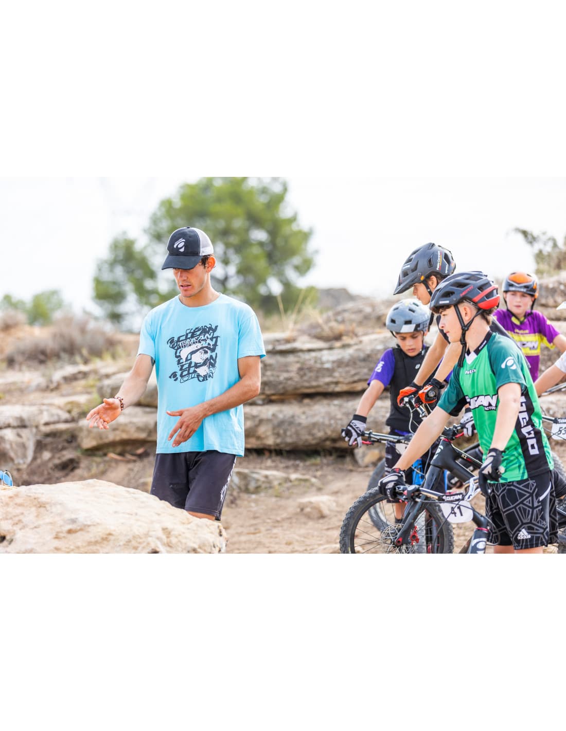 Cartel de Masterclass de trial con Benito Ros, Borja Conejos y Charlie Rolls en Caspe