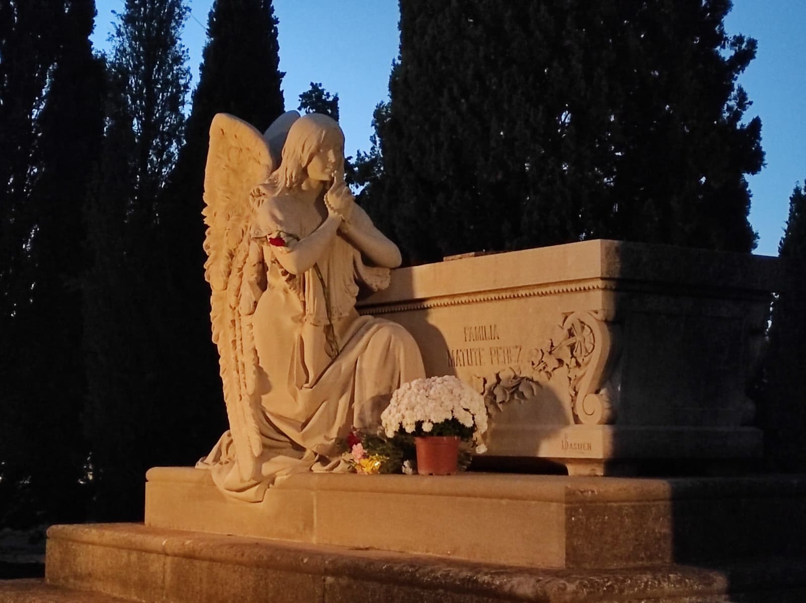 Cartel de Un cementerio lleno de arte, visita guiada con Gozarte