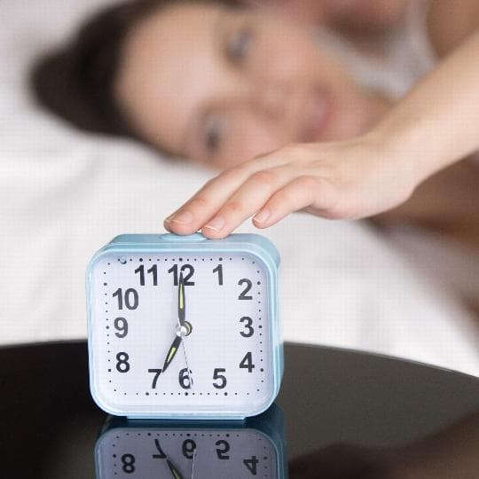 Cartel de ¿Dormimos menos, dormimos peor?