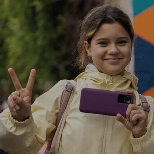 Cartel de Informe de UNICEF sobre infancia y bienestar digital en Aragón