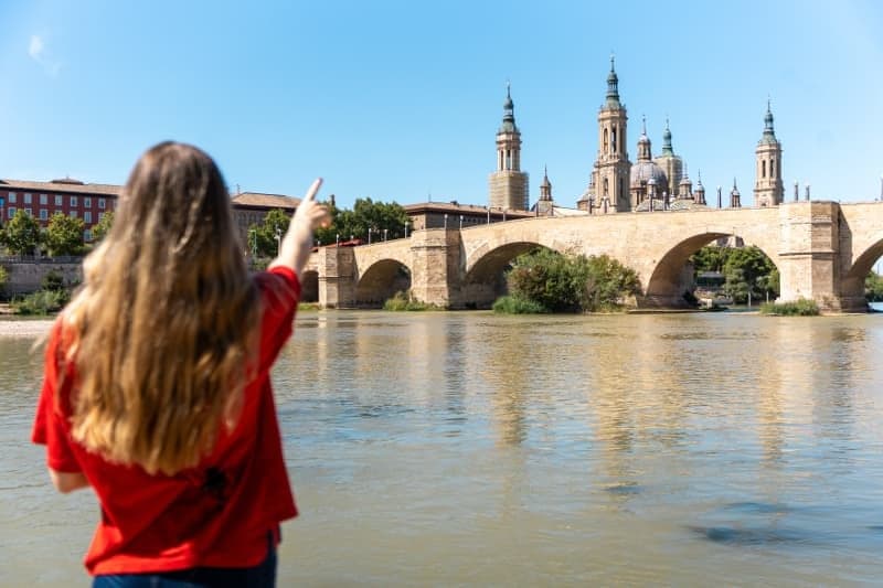 Cartel de Historias y leyendas de Zaragoza