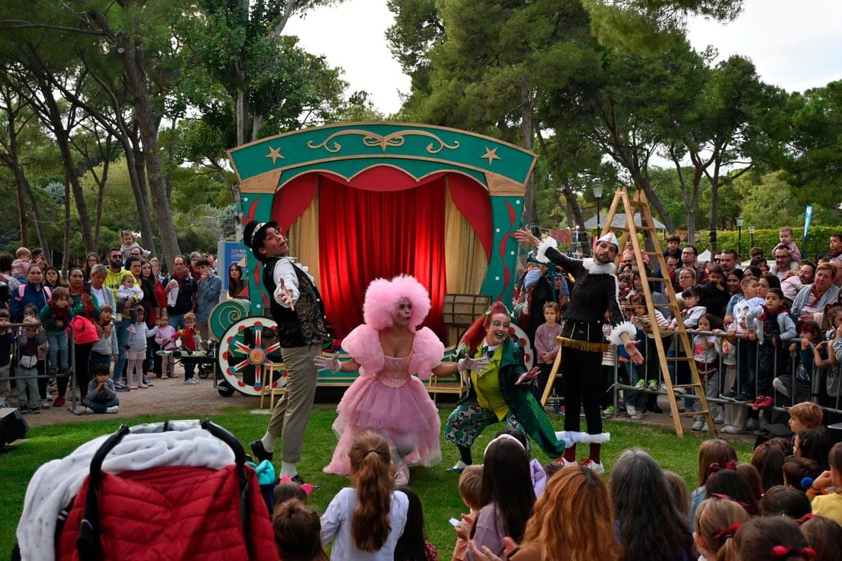 Cartel de Paseo a Escena: Kinser Producciones