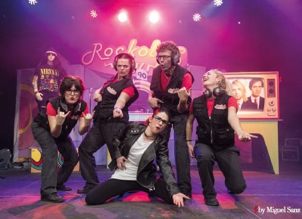 Cartel de Almozandia Teatro presenta «Rockolas TV»