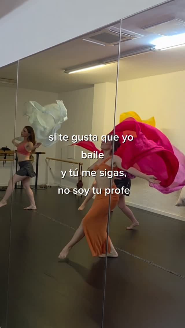 Cartel de Danza oriental y burlesque con Alba Torres