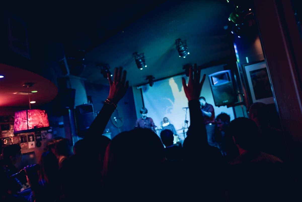 Cartel de Manolón en Sala Creedence: pop, rock, indie y disco