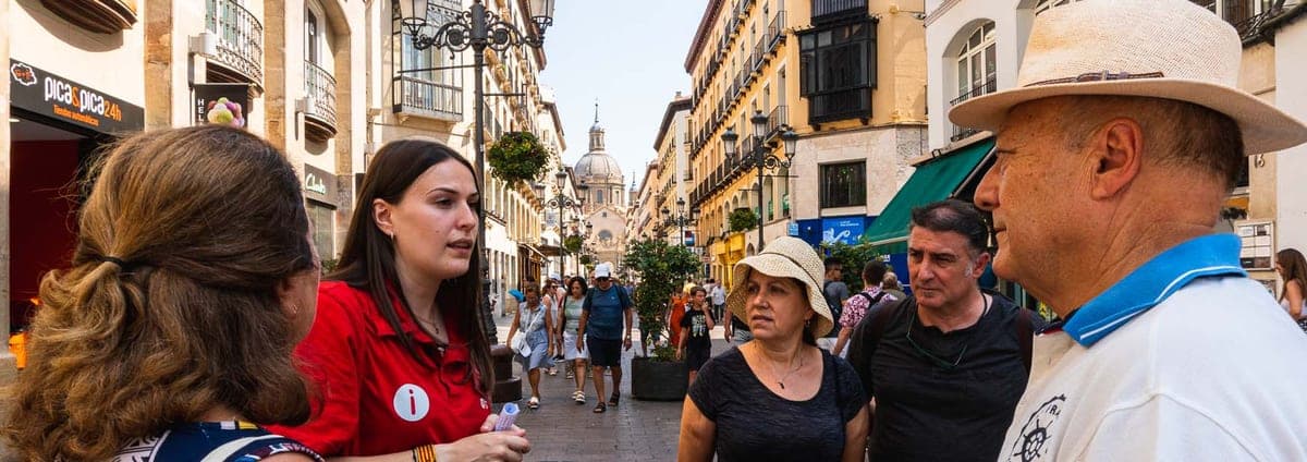 Cartel de Ruta guiada por el Casco Histórico con los Informadores Turísticos