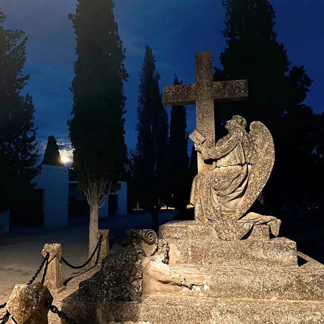 Cartel de Una noche en el cementerio, visita guiada con Gozarte