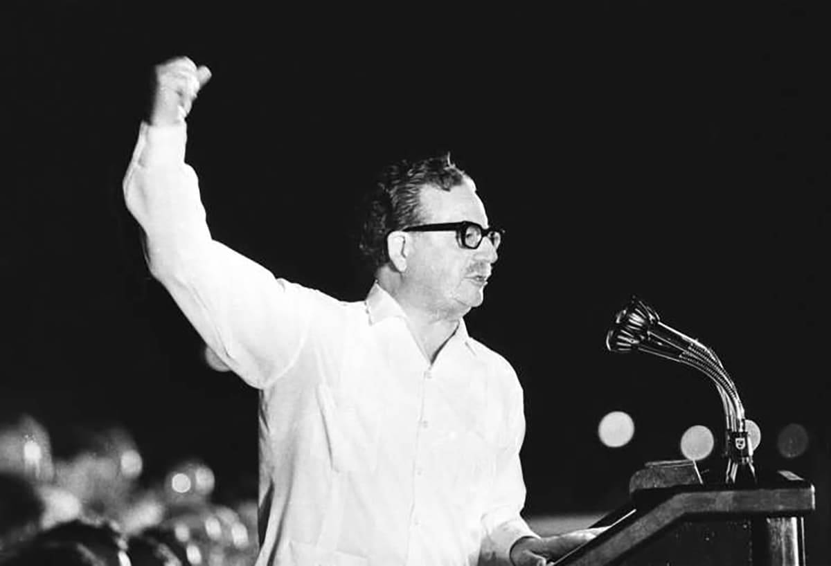 Cartel de El Picarral recuerda a Salvador Allende