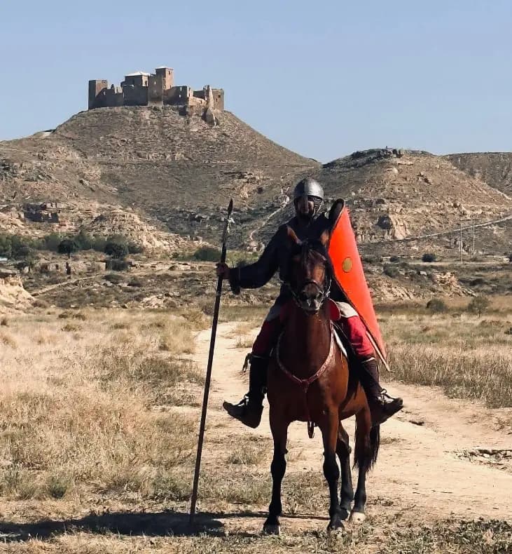 Cartel de Visitas guiadas al Castillo de Montearagón