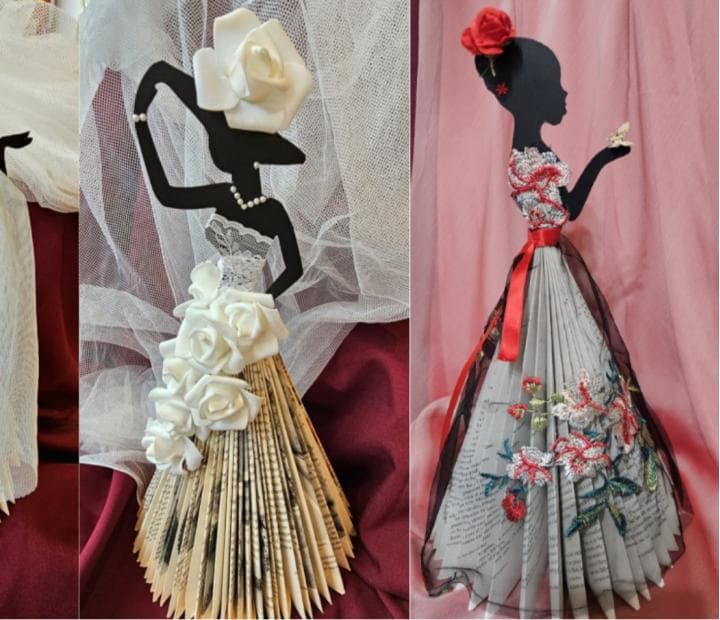 Cartel de Taller de reciclado Art&books. Muñecas de papel