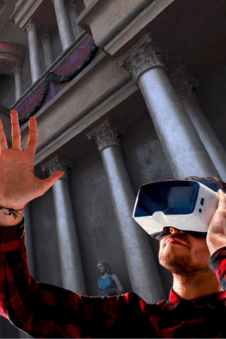 Cartel de Visita Virtual con gafas 3D en el Museo del Teatro de Caesaraugusta